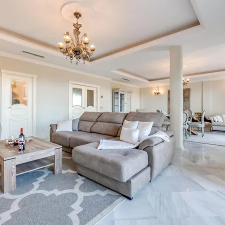 Appartement Spacious 6 Bdrm - Golf Lover's Paradise Marbellac