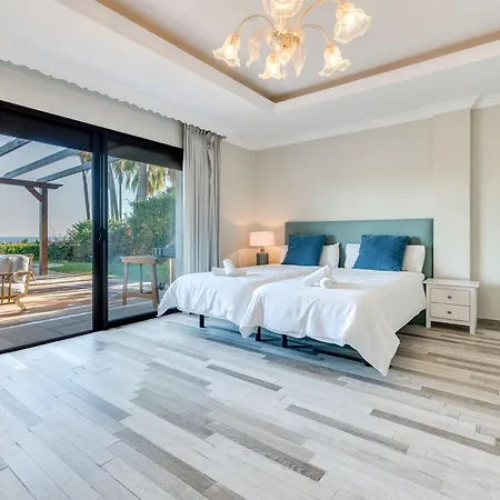 Spacious 6 Bdrm - Golf Lover's Paradise Marbella