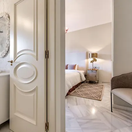 Spacious 6 Bdrm - Golf Lover's Paradise