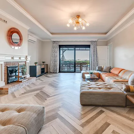 Apartman Spacious 6 Bdrm - Golf Lover's Paradise *