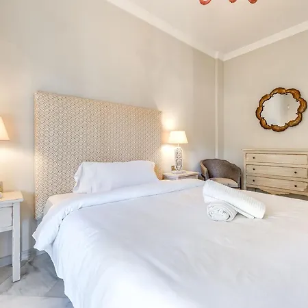 Spacious 6 Bdrm - Golf Lover's Paradise Apartment Marbella