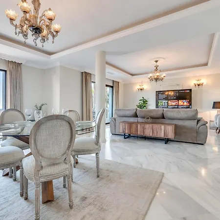 Spacious 6 Bdrm - Golf Lover's Paradise Appartement *